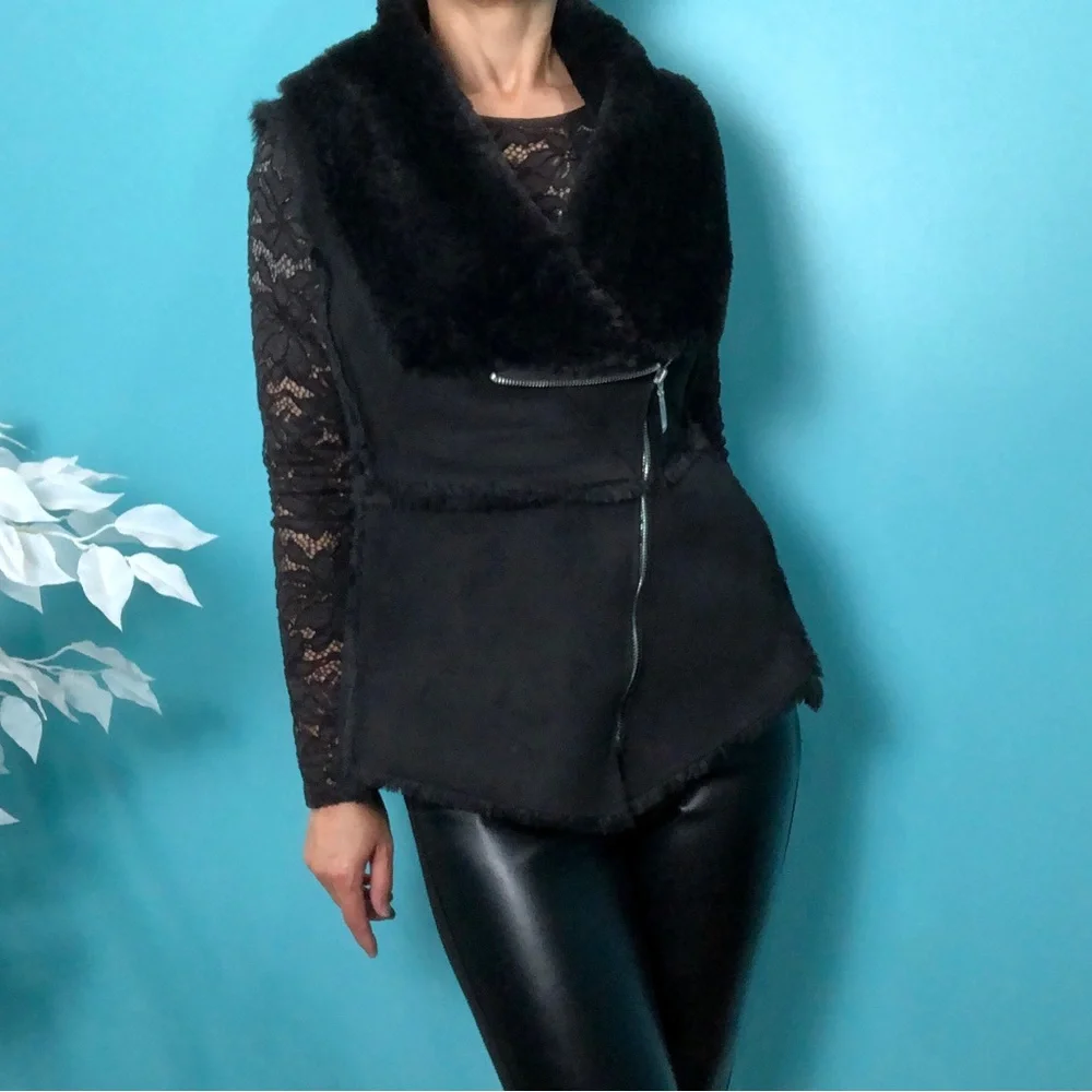 ⭐️NEW⭐️White House Black Market (WHBM) Black Faux Suede Vest - Picture 1 of 10